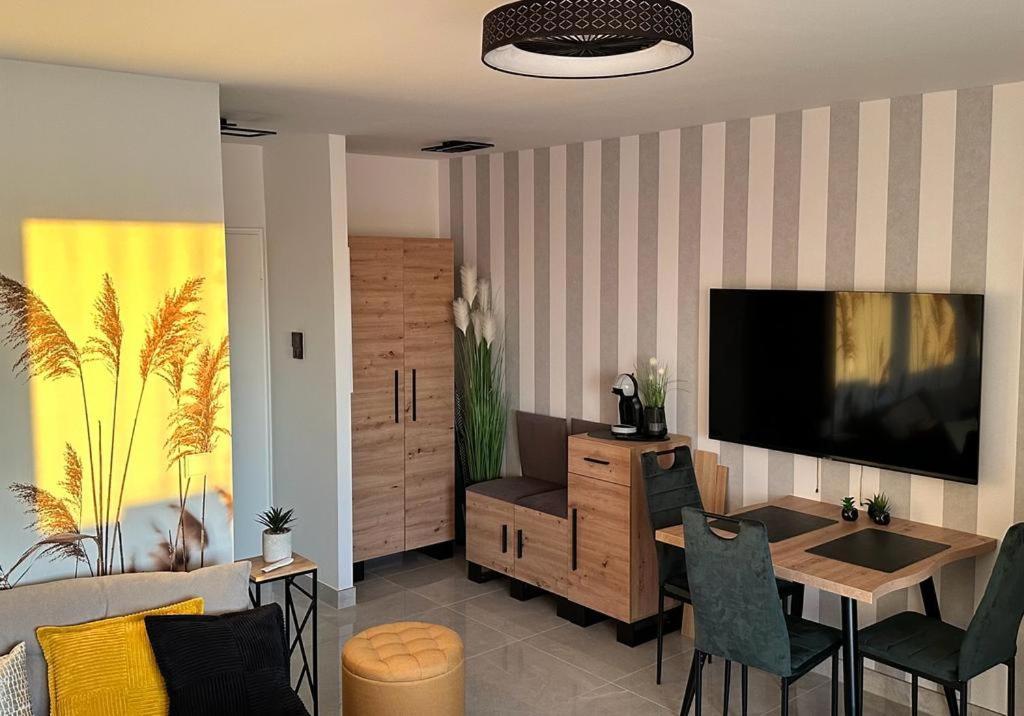 Fewo Sky21 * Langen Exklusives Appartment Vollausstattung / Zentrale Lage *Neu* Zewnętrze zdjęcie